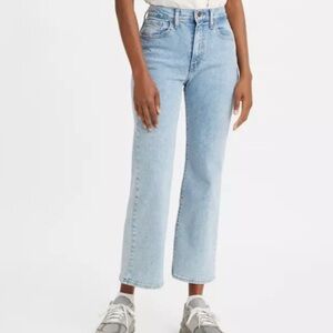 LEVI'S High waisted crop flare high rise light wash non distressed size 28